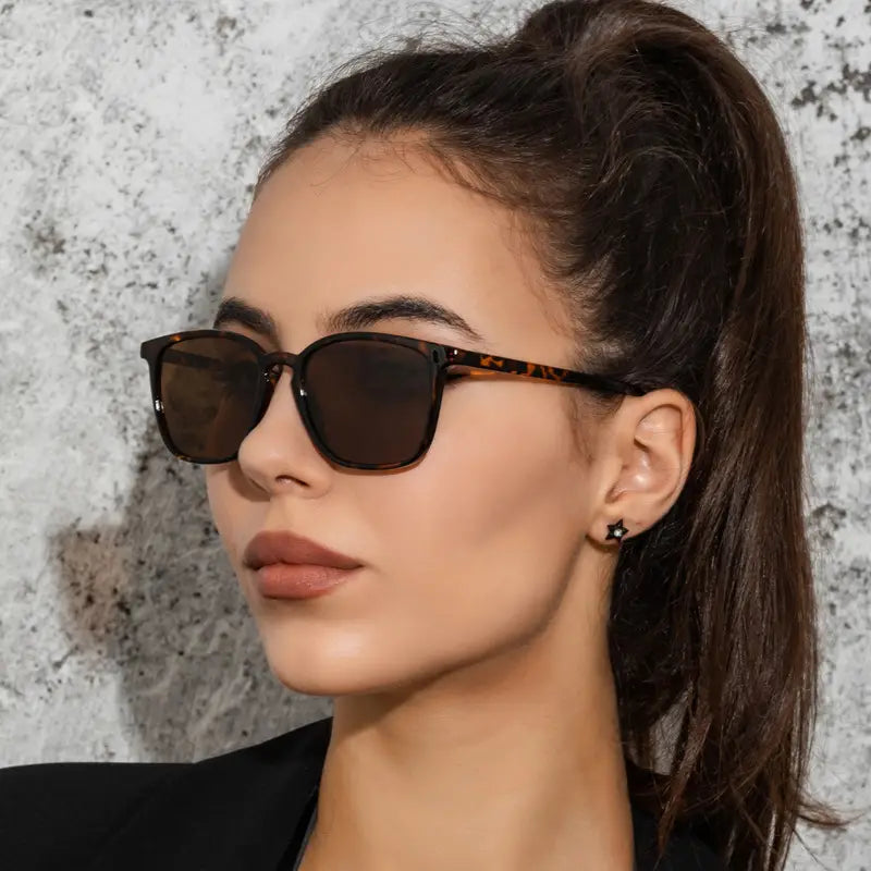 Simple Square Frame Sunglasses Vintage Star Street Glasses Shades For Women