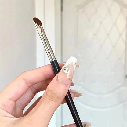 3Pcs New Sickle Eyeliner Brush Precision Eye Liner Brows Make Up Brush Liquid Eyeliner Brush Ultra Thin Fine Oblique Angle Flat Head Eyebrow Brush