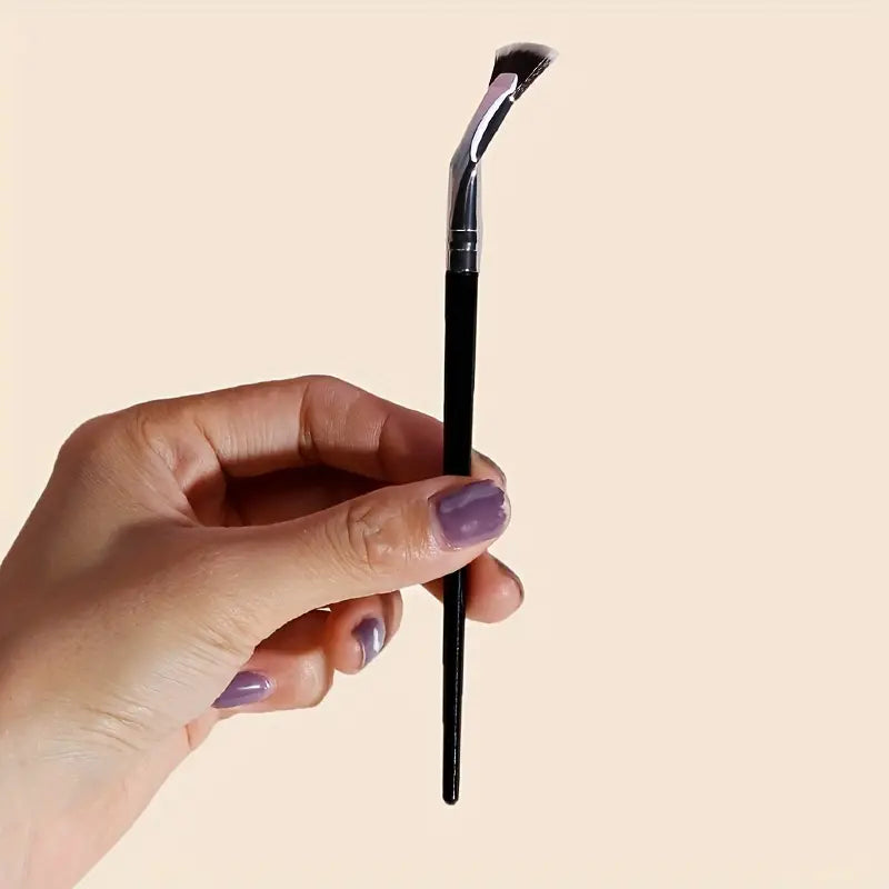 Get Natural Lifted Eyelashes with Our Professional Mascara Fan Brush - No Smearing or Clumping!