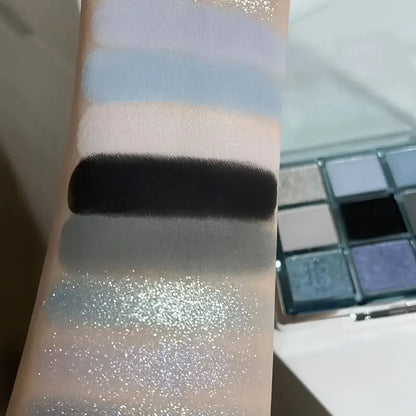 Palette de fards à paupières 9 couleurs, bleu, noir, blanc, finition mate nacrée, maquillage Smokey, cadeau de saint valentin 