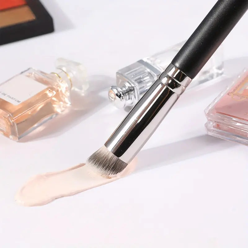 Under Eye Concealer Brush Mini Angled Flat Top Kabuki Nose Contour Brush Soft Dense Bristles Full Coverage For Concealing Blending Setting Buffing With Powder Liquid Cream Cosmetic Pro Small Makeup Foundation Brush