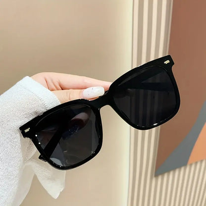 Chic Unisex Square Sunglasses: Perfect for Beach, Driving, Travel & Hiking - Anti-Reflective Lens, Durable Plastic Frame, Stylish Summer Accessory