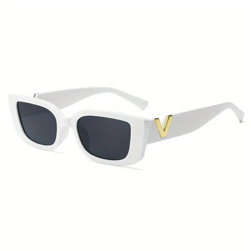 Women's V-Cut Fashion Sunglasses: UV Protection & Style For Your Summer Vacation!