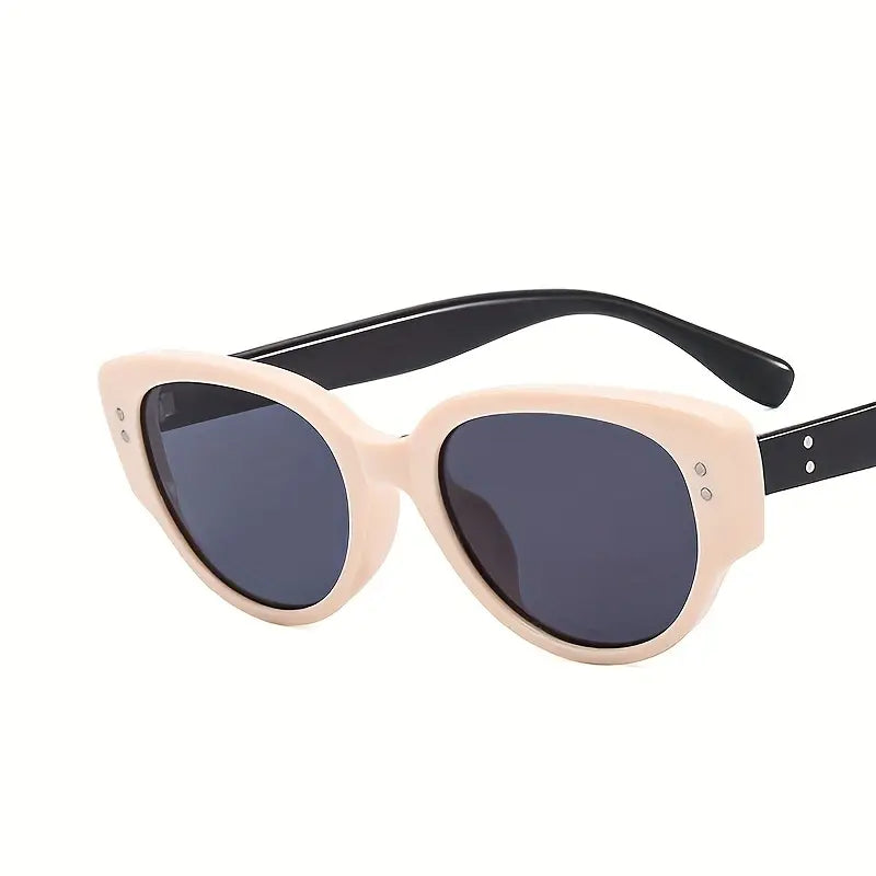 Oversized Rivet Detail Cat Eye Sunglasses, Fashion UV Protection Traveling Outdoor Sun Glasses