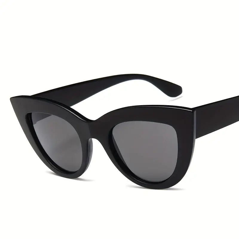 Chic and Stylish Black Cat-Eye Sunglasses – Versatile Vintage Anti-Reflective Lens Eyewear, Ideal for Golf and Daily Wear