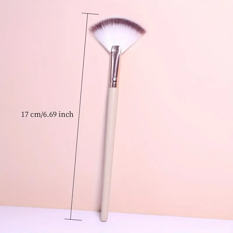 1pc Fan-shaped Makeup Brush Fluffy Powder Blush Brush Highlight Brush, Skin Color Handle, Soft Powder Brush Facial Applicator Makeup Tool Professional For Beginner