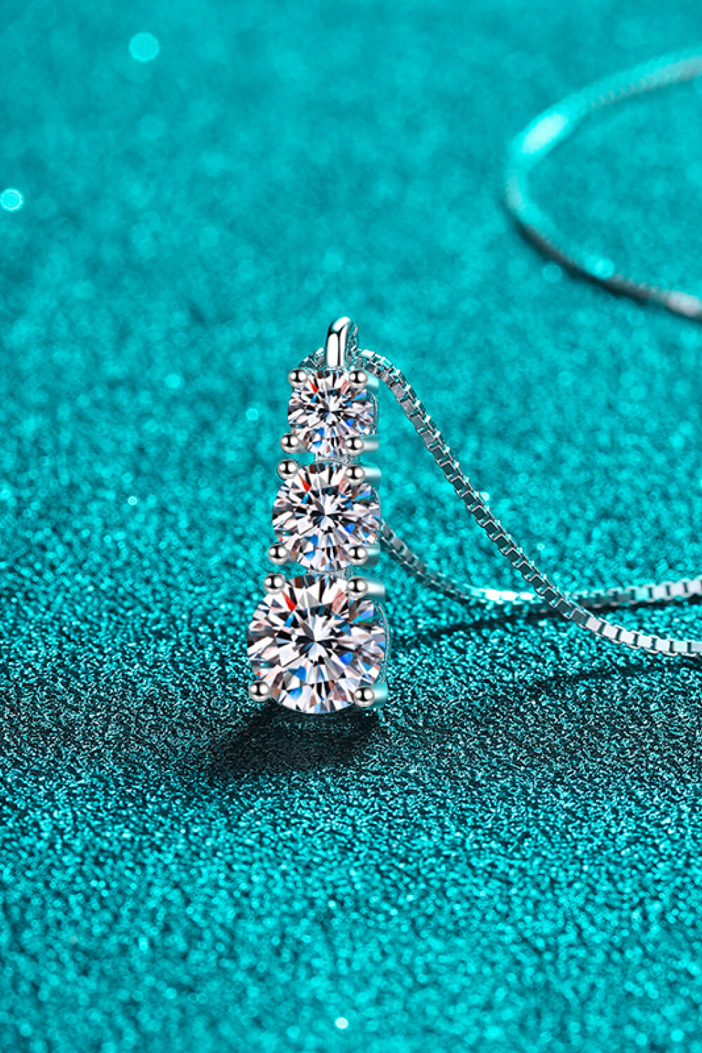 Collier à triple pendentif moissanite