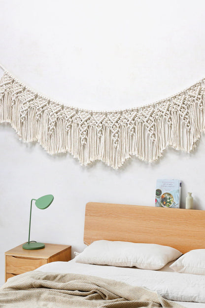 Decoración colgante de pared con flecos de macramé