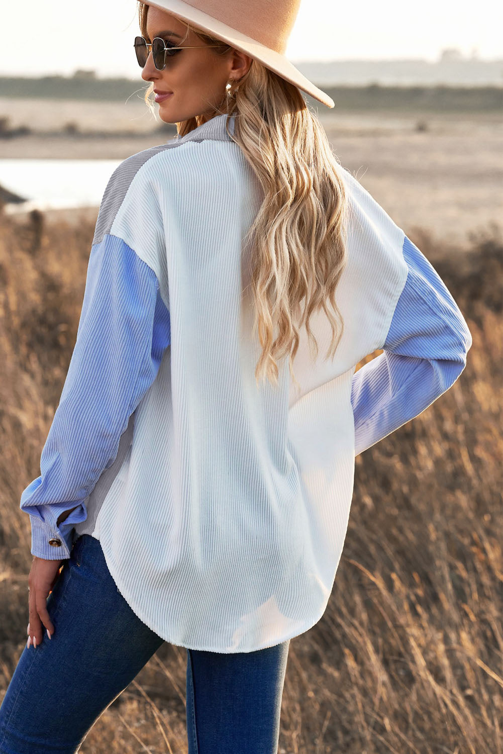 Chemise boutonnée sur le devant avec poches en bloc de couleurs