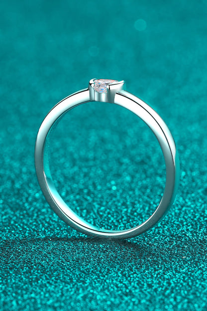 Bague solitaire moissanite en forme de cœur