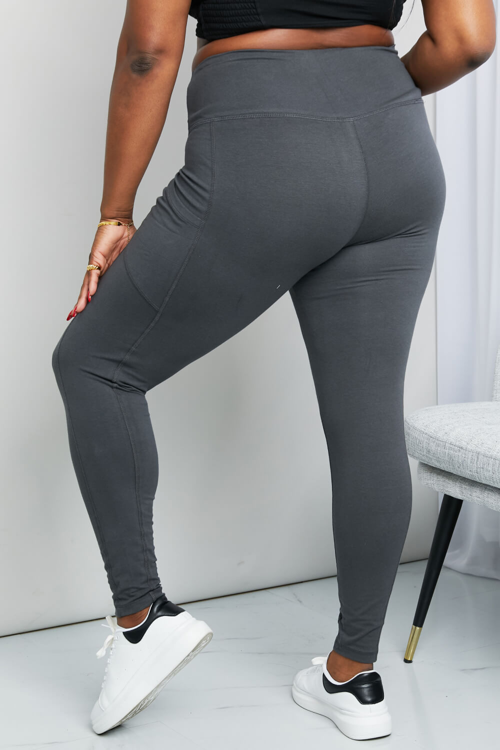 Zenana Legging prêt à rouler avec taille large et poche en gris cendré