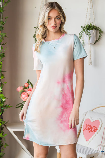 Robe fendue à manches courtes et col rond tie-dye