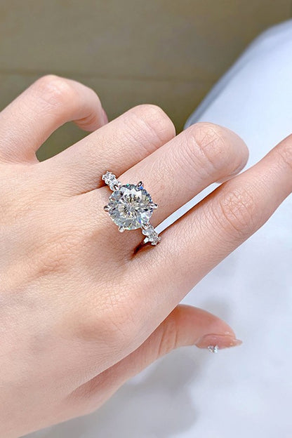 Bague en pierre latérale moissanite de 5 carats