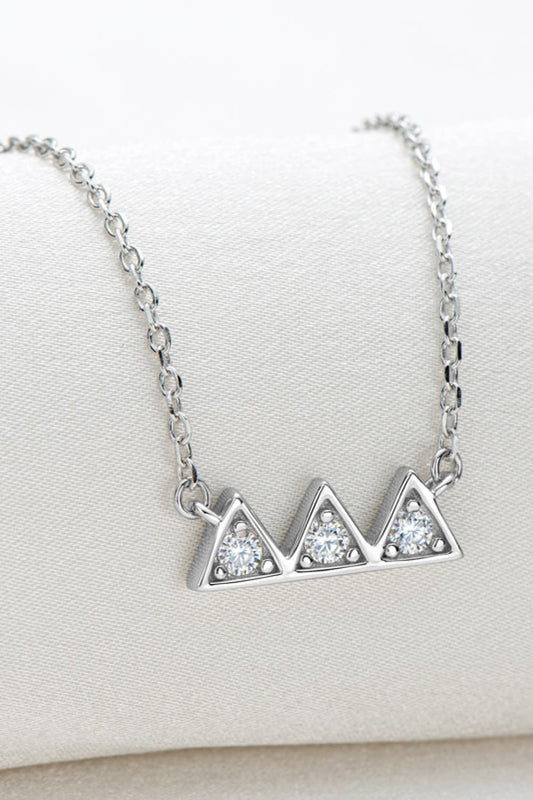 Collier plaqué platine triangle moissanite