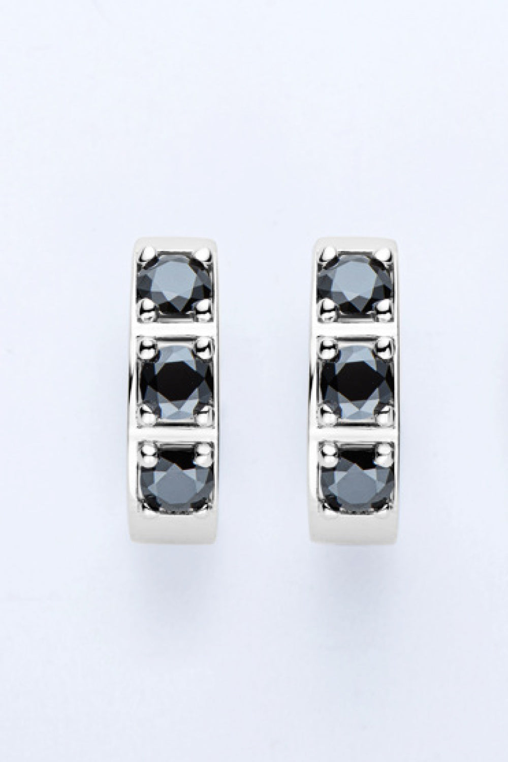 Boucles d'oreilles Huggie Moissanite incrustées