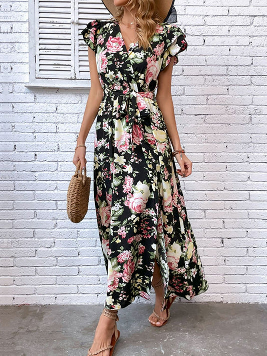 Robe fendue florale à manches flottantes et à la taille nouée