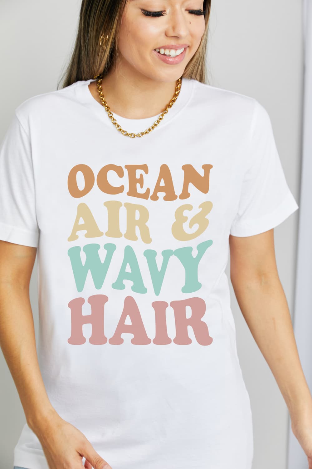 Camiseta de algodón con gráfico OCEAN AIR &amp; WAVY HAIR de talla grande de Simply Love