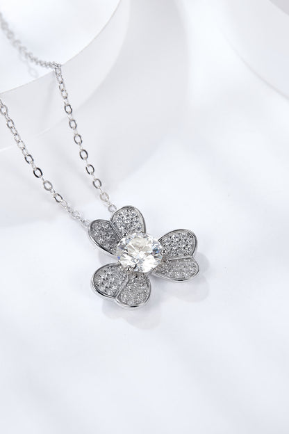 Collier pendentif trèfle moissanite