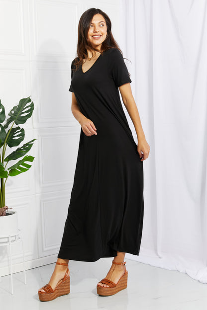 Zenana Simple Wonder Robe longue avec poche pleine taille en noir