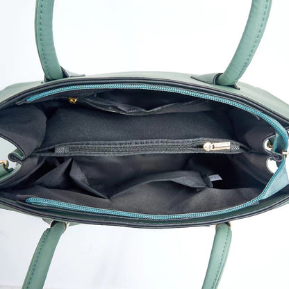 Stylish and Spacious Shoulder Bag for All Your Essentials