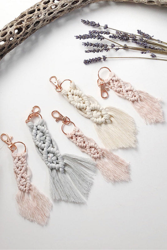 Assortiment de 4 porte-clés à franges en macramé