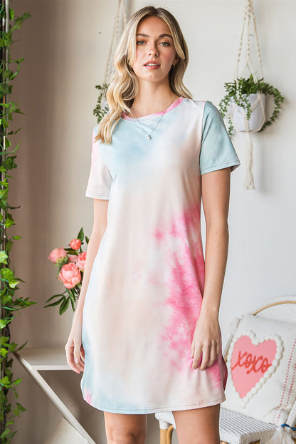 Robe fendue à manches courtes et col rond tie-dye