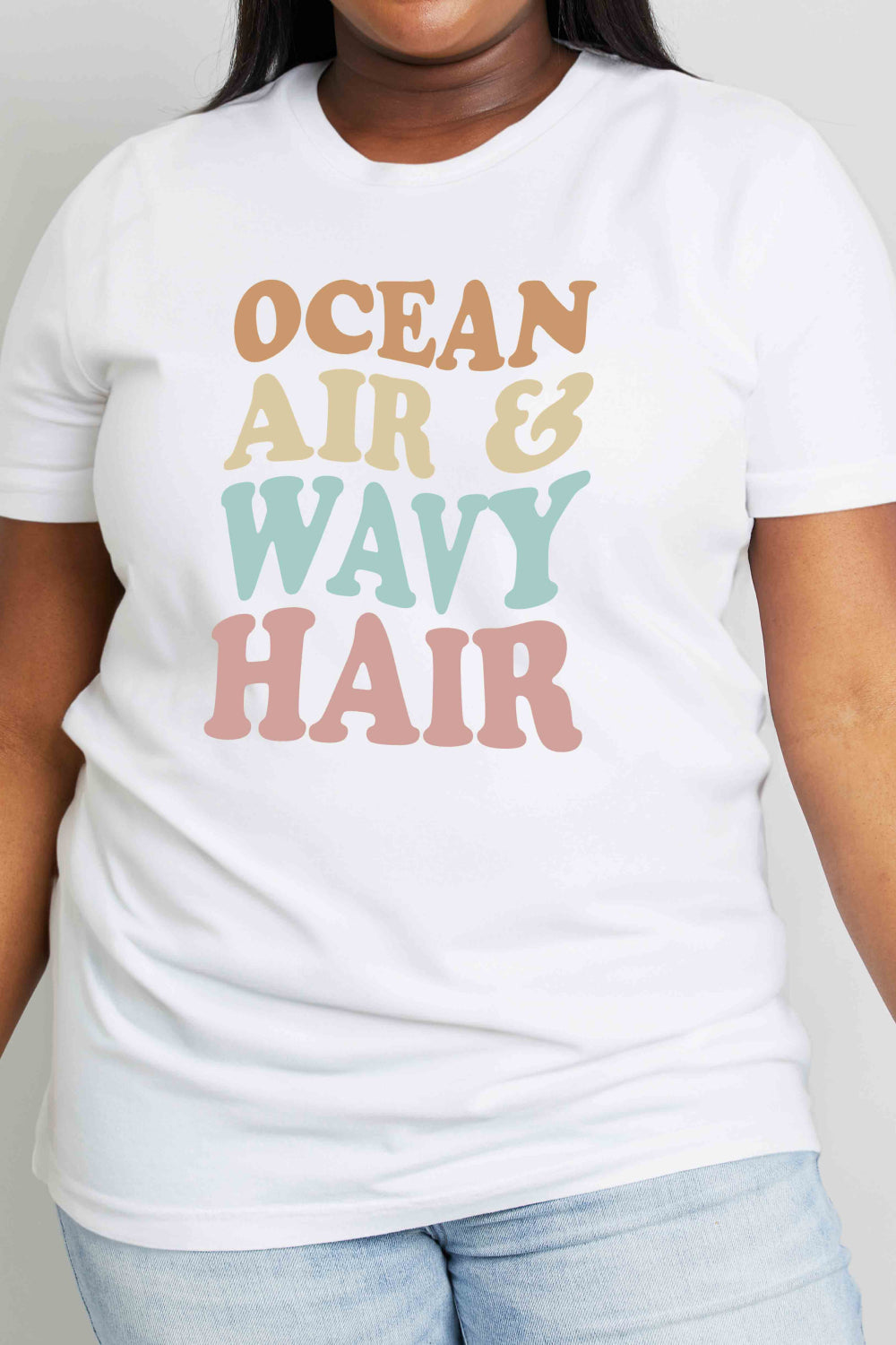 Camiseta de algodón con gráfico OCEAN AIR &amp; WAVY HAIR de talla grande de Simply Love