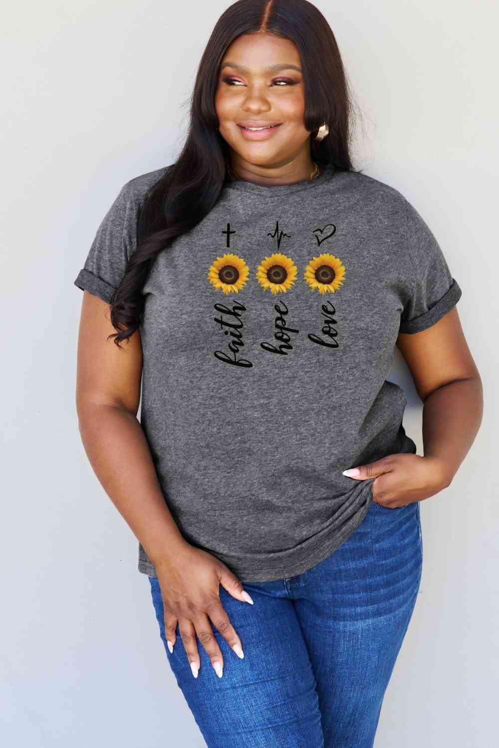 Simply Love T-shirt graphique tournesol pleine taille