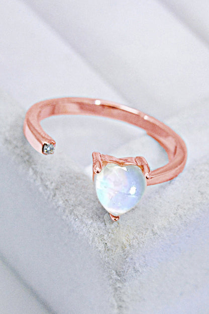 Anillo abierto ajustable con corazón de piedra lunar con incrustaciones