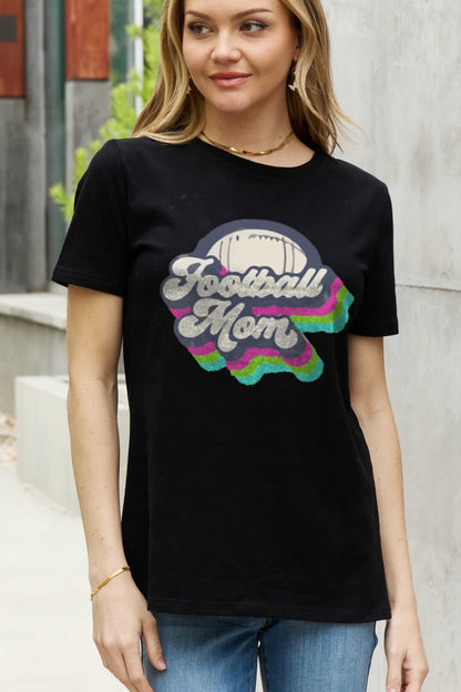 Simply Love T-shirt en coton graphique FOOTBALL MOM pleine taille