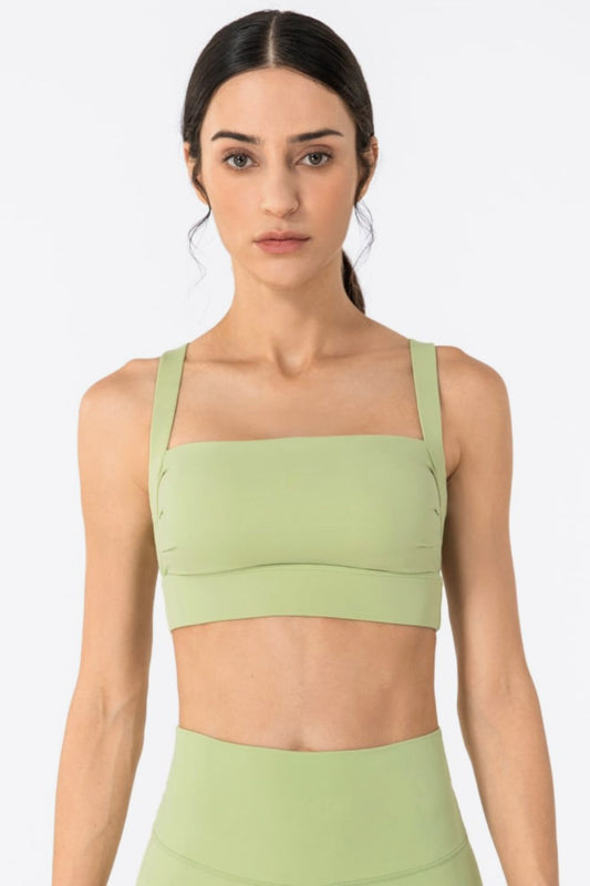 Soutien-gorge de sport à détails plissés et dos ouvert