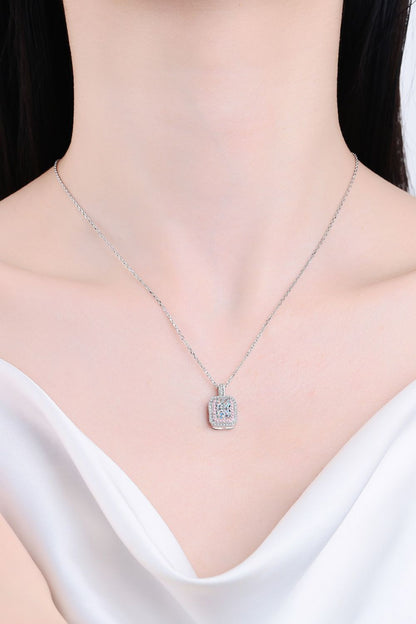 Collier chaîne à pendentif géométrique Moissanite 1 Carat