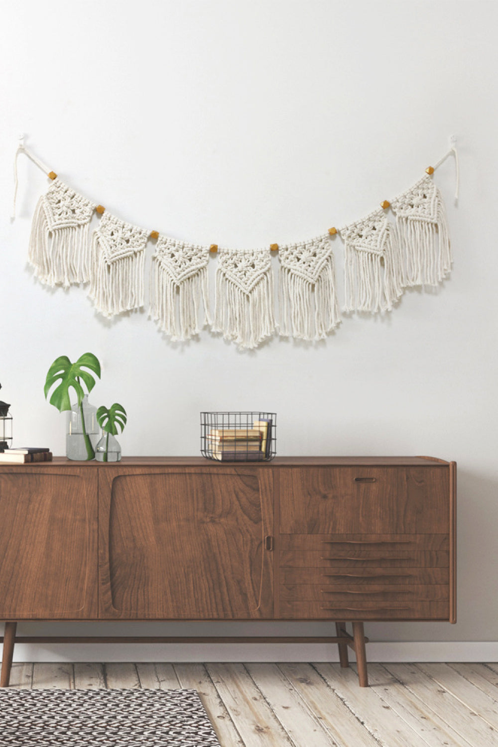 Décoration murale à franges en macramé avec bordure en perles