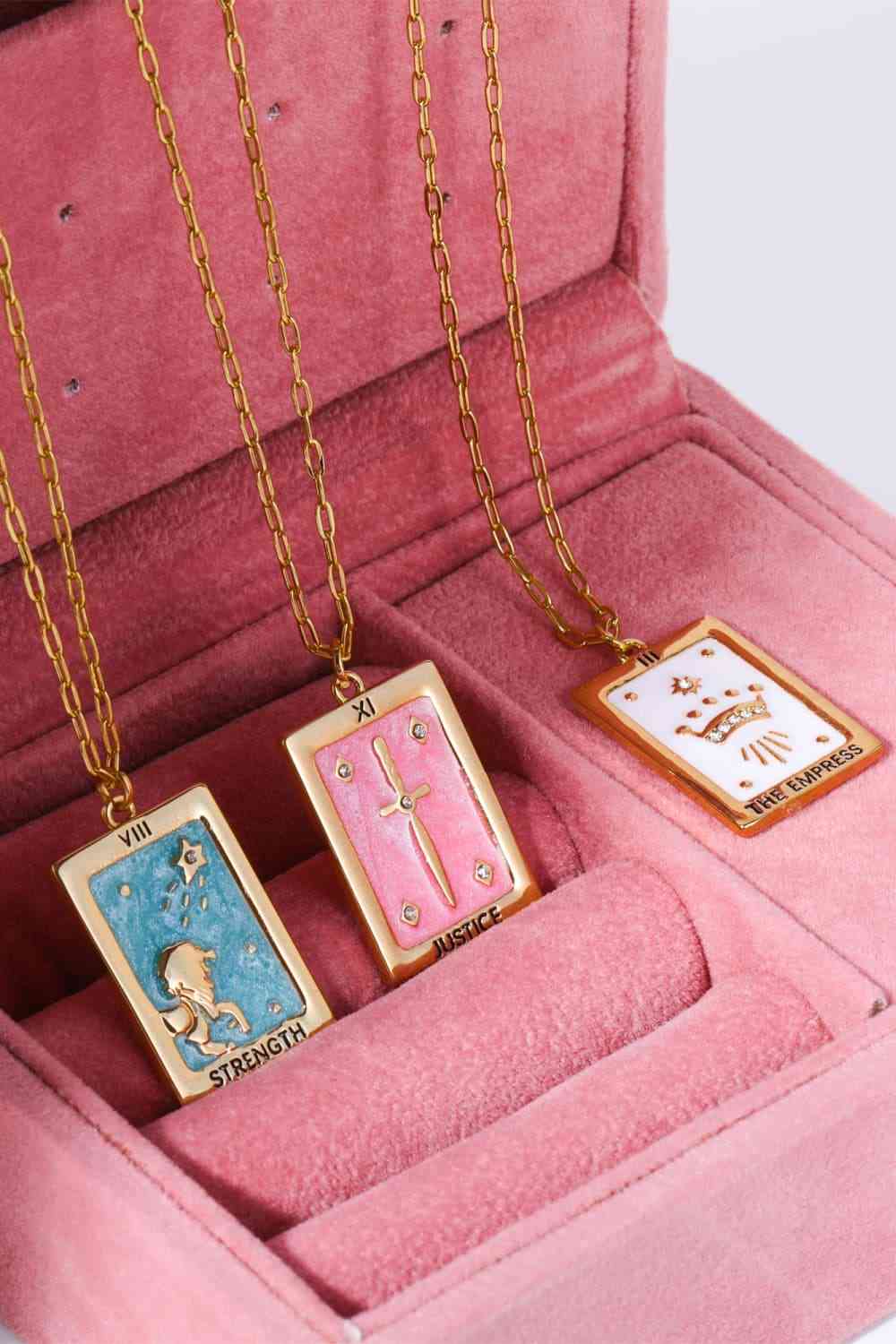 Collier en cuivre pendentif carte de tarot