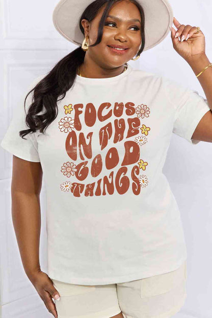 Simply Love Pleine Taille FOCUS SUR LES BONNES CHOSES T-shirt en coton graphique