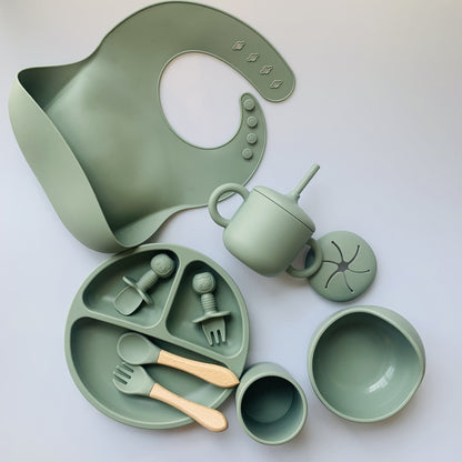 L'ensemble de collations parfait pour bébé : assiette, bol et gobelet de vidange portables en silicone - parfait pour les enfants ! 