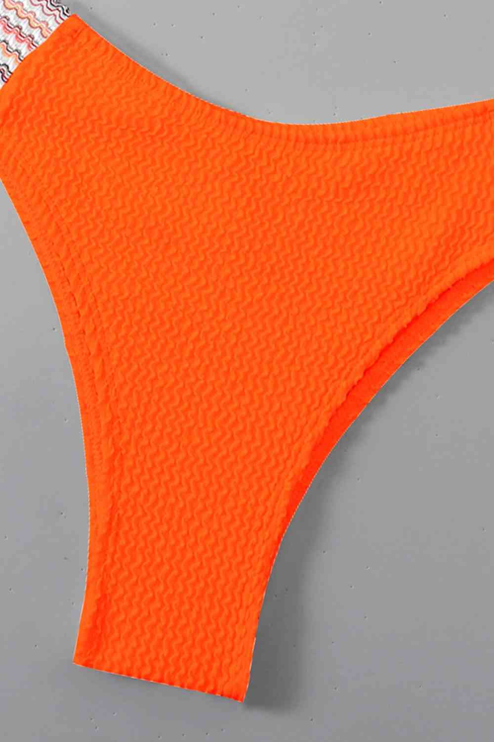 Ensemble de maillot de bain échancré à texture contrastée