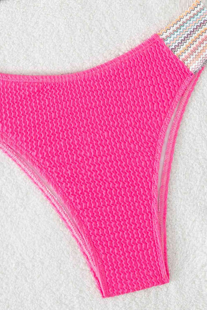 Ensemble de maillot de bain échancré à texture contrastée