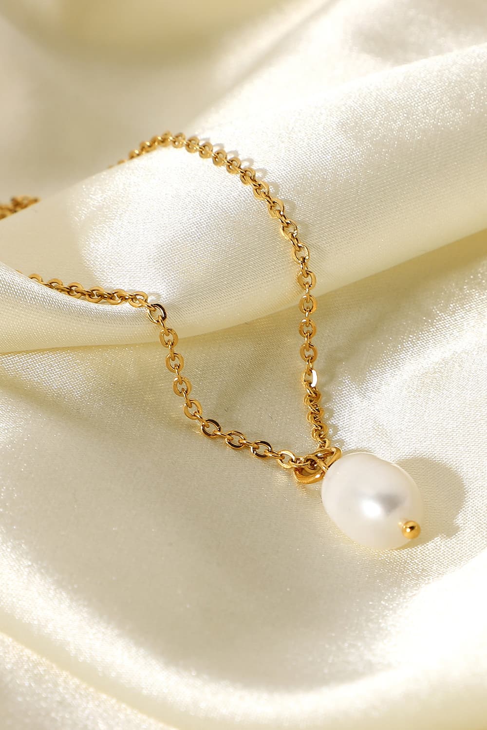 Freshwater Pearl Pendant Necklace