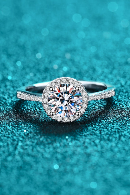 Bague Moissanite prête à afficher