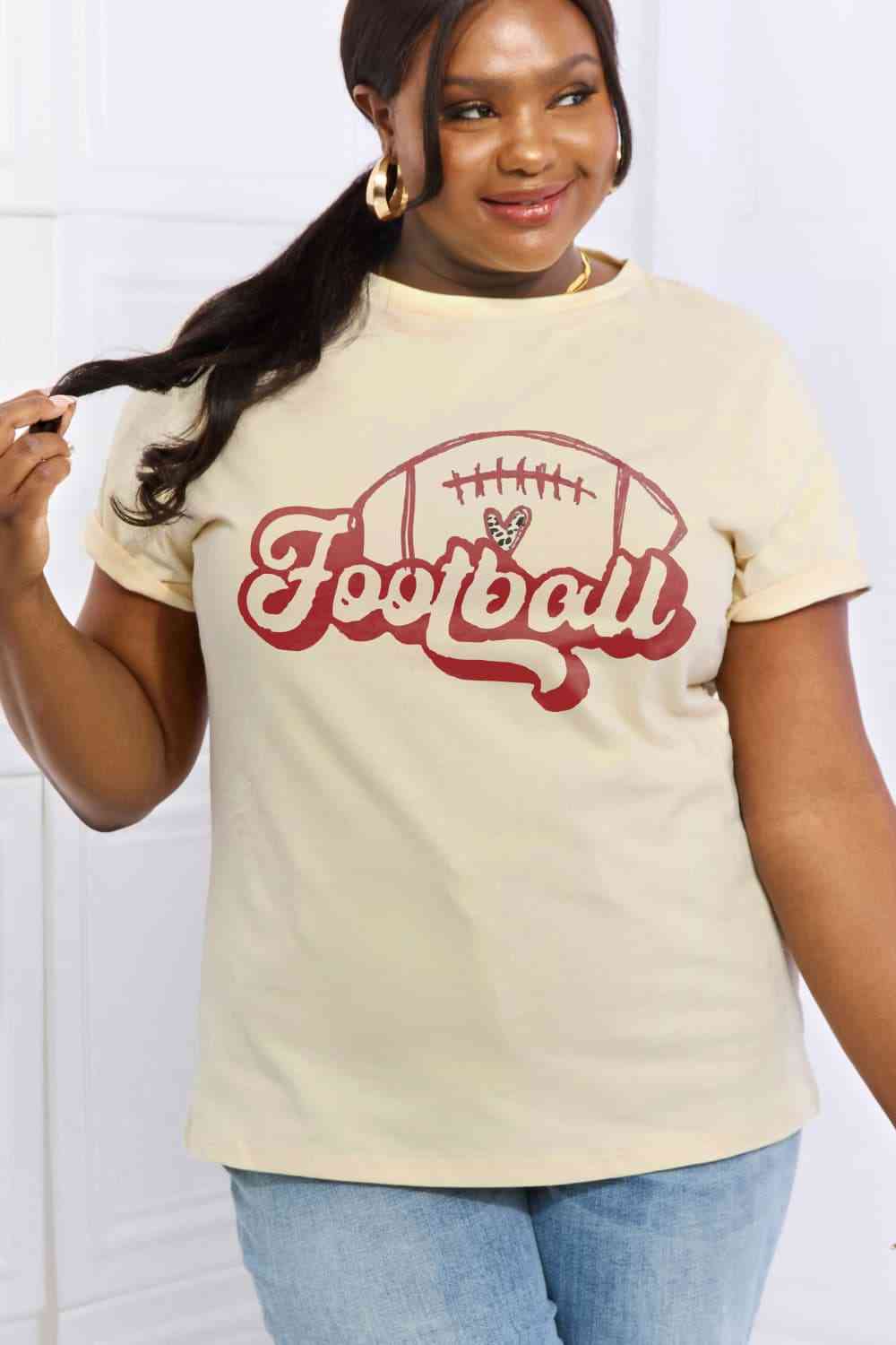 T-shirt en coton graphique Simply Love FOOTBALL pleine taille