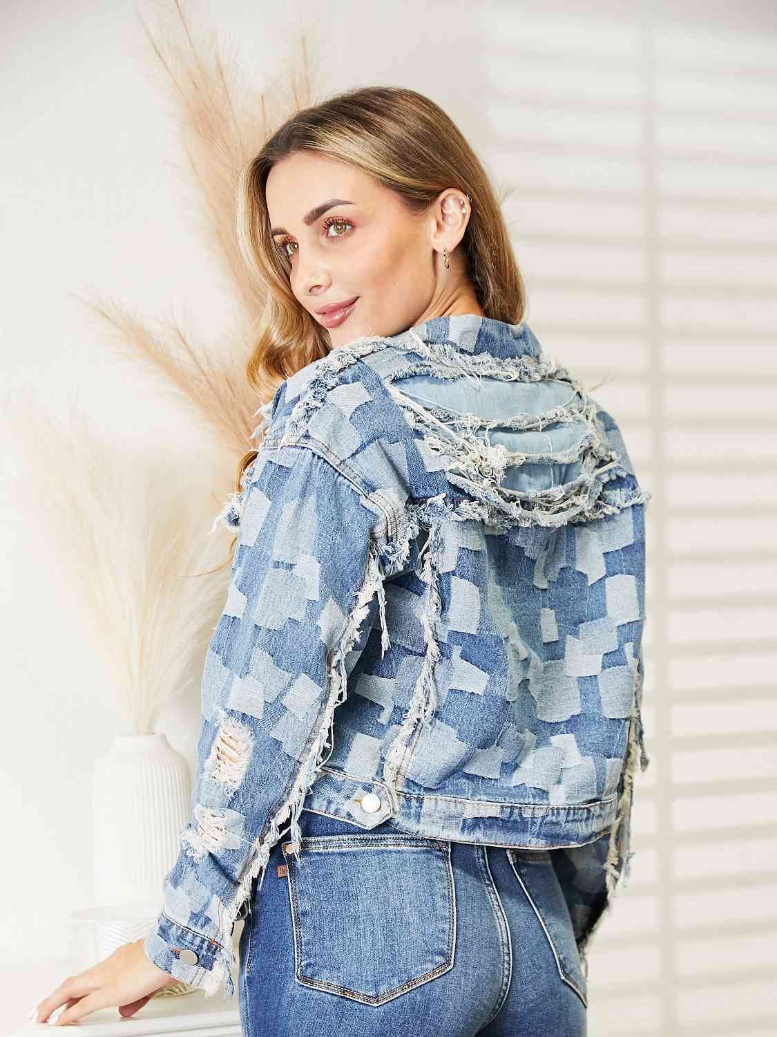 Veste en jean à carreaux et ourlet brut, épaules tombantes