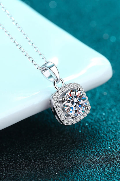 Collier chaîne à pendentif carré Moissanite