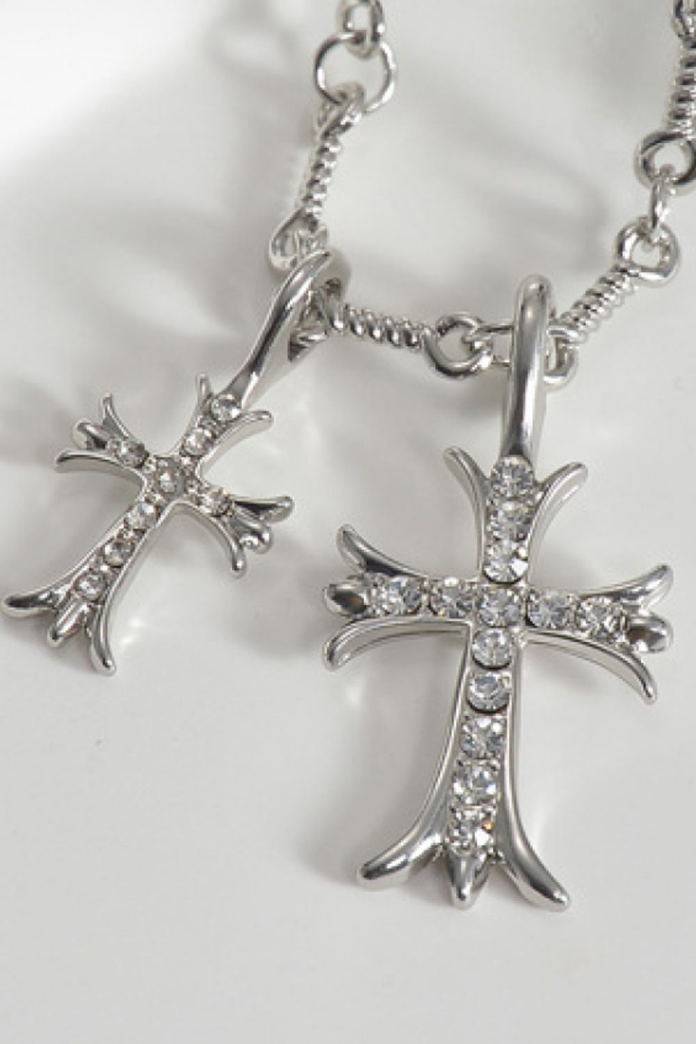 Collier en acier inoxydable avec pendentif croix