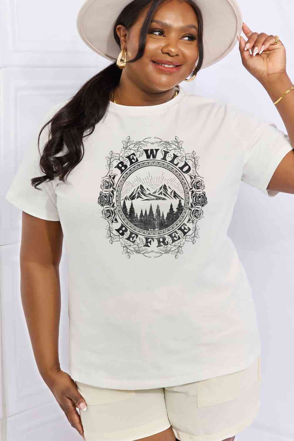 Simply Love T-shirt en coton graphique pleine taille BE WILD BE FREE