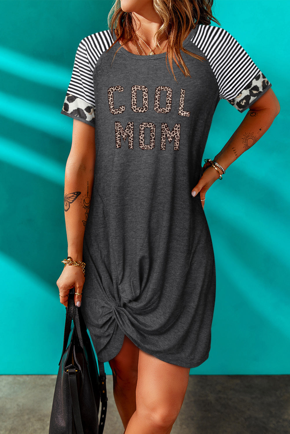 COOL MOM - Robe torsadée graphique