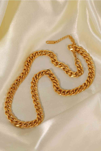 Collier minimaliste à chaîne gourmette plaqué or 18 carats