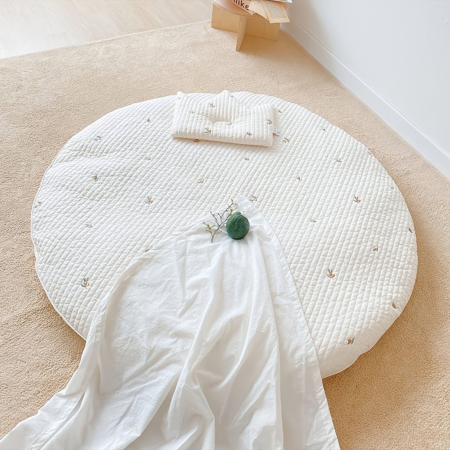 Adorable Rabbit Embroidered Baby Cushion Bedspread Blanket - Perfect for Your Little One!