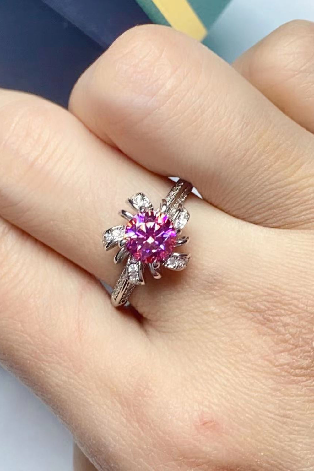 Bague en forme de fleur moissanite 1 carat