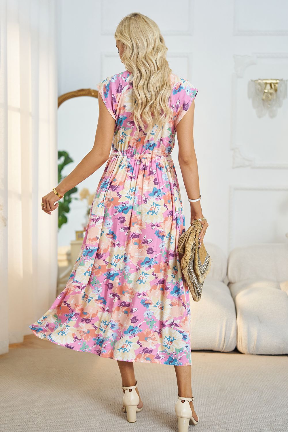 Robe midi trapèze fleurie à col en V